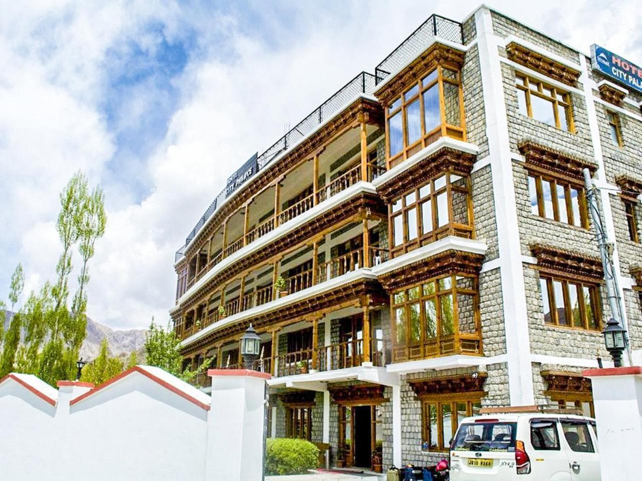 Hotel City Palace Лех Екстер'єр фото
