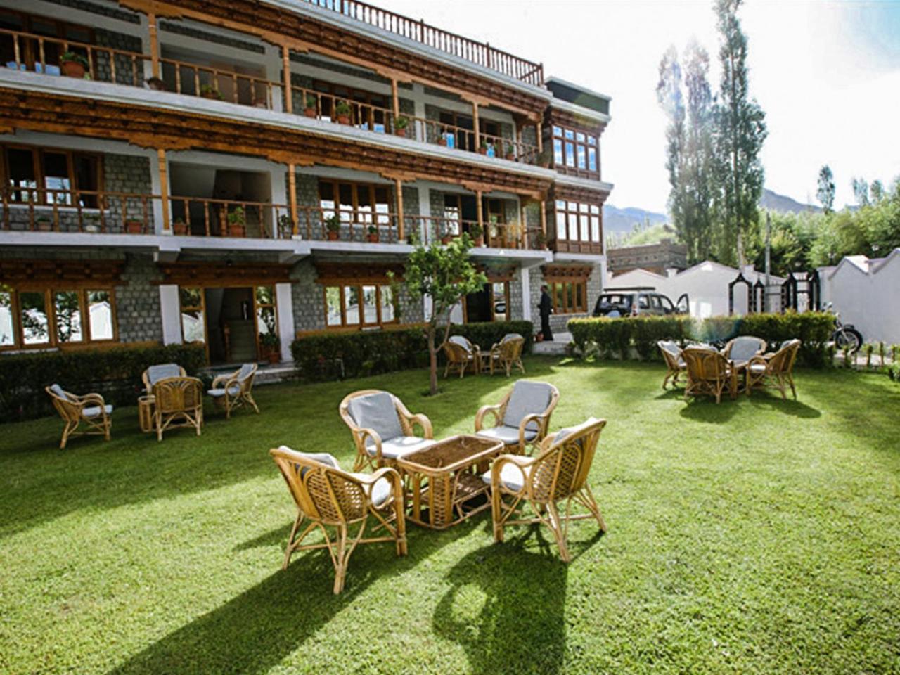 Hotel City Palace Лех Екстер'єр фото